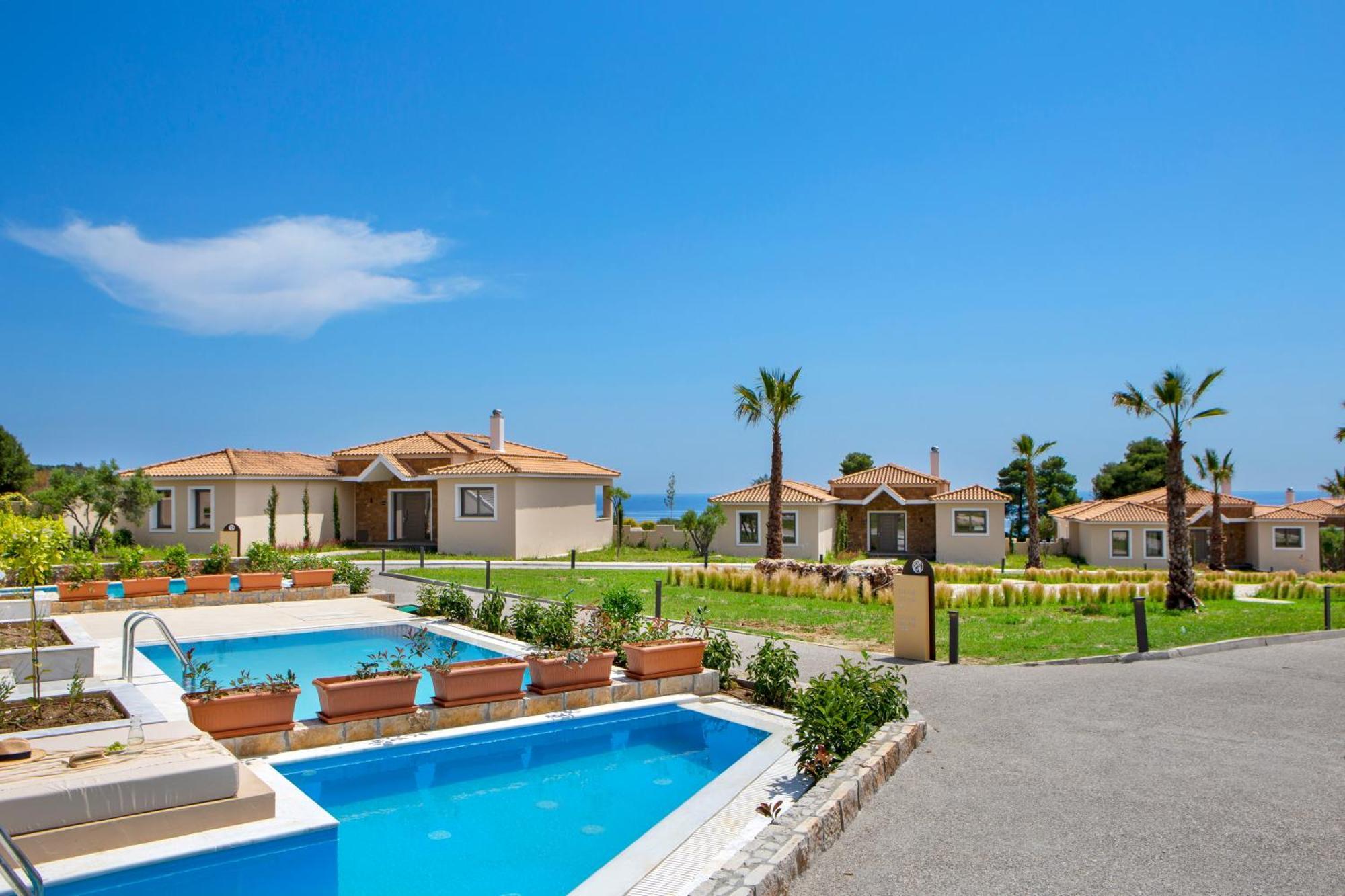 Ajul Luxury Hotel & Spa Resort, A Registry Collection Hotel アギア・パラスカヴィ エクステリア 写真