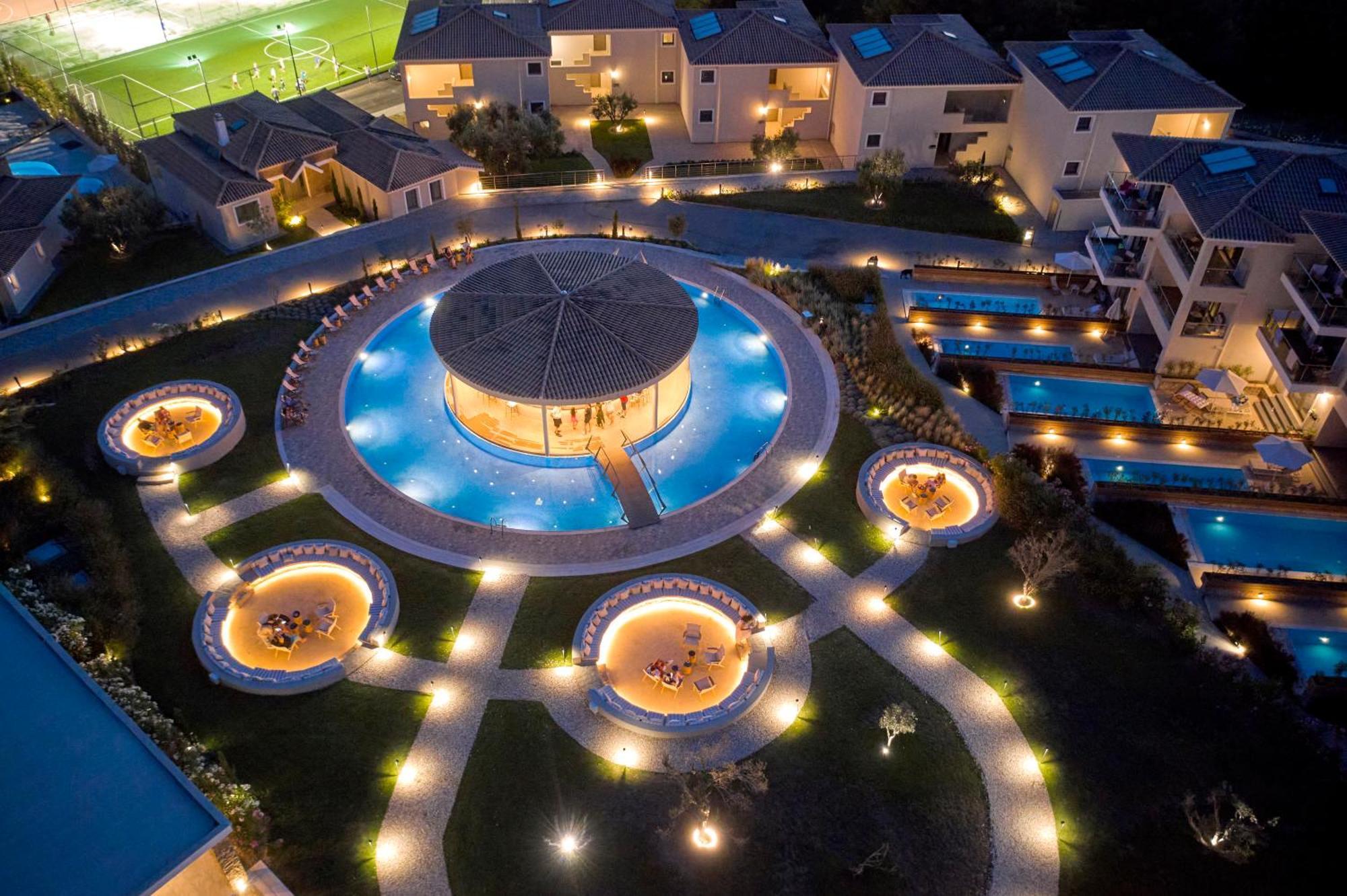 Ajul Luxury Hotel & Spa Resort, A Registry Collection Hotel アギア・パラスカヴィ エクステリア 写真