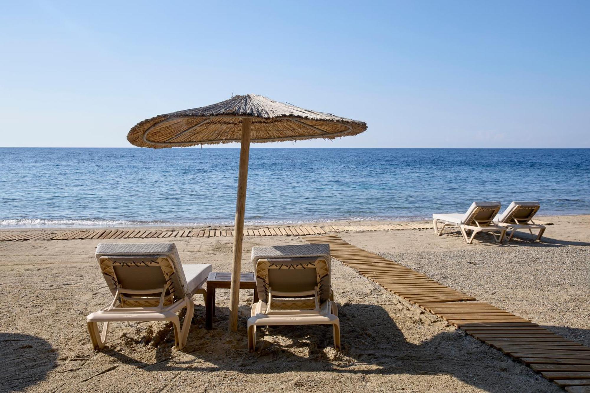 Ajul Luxury Hotel & Spa Resort, A Registry Collection Hotel アギア・パラスカヴィ エクステリア 写真