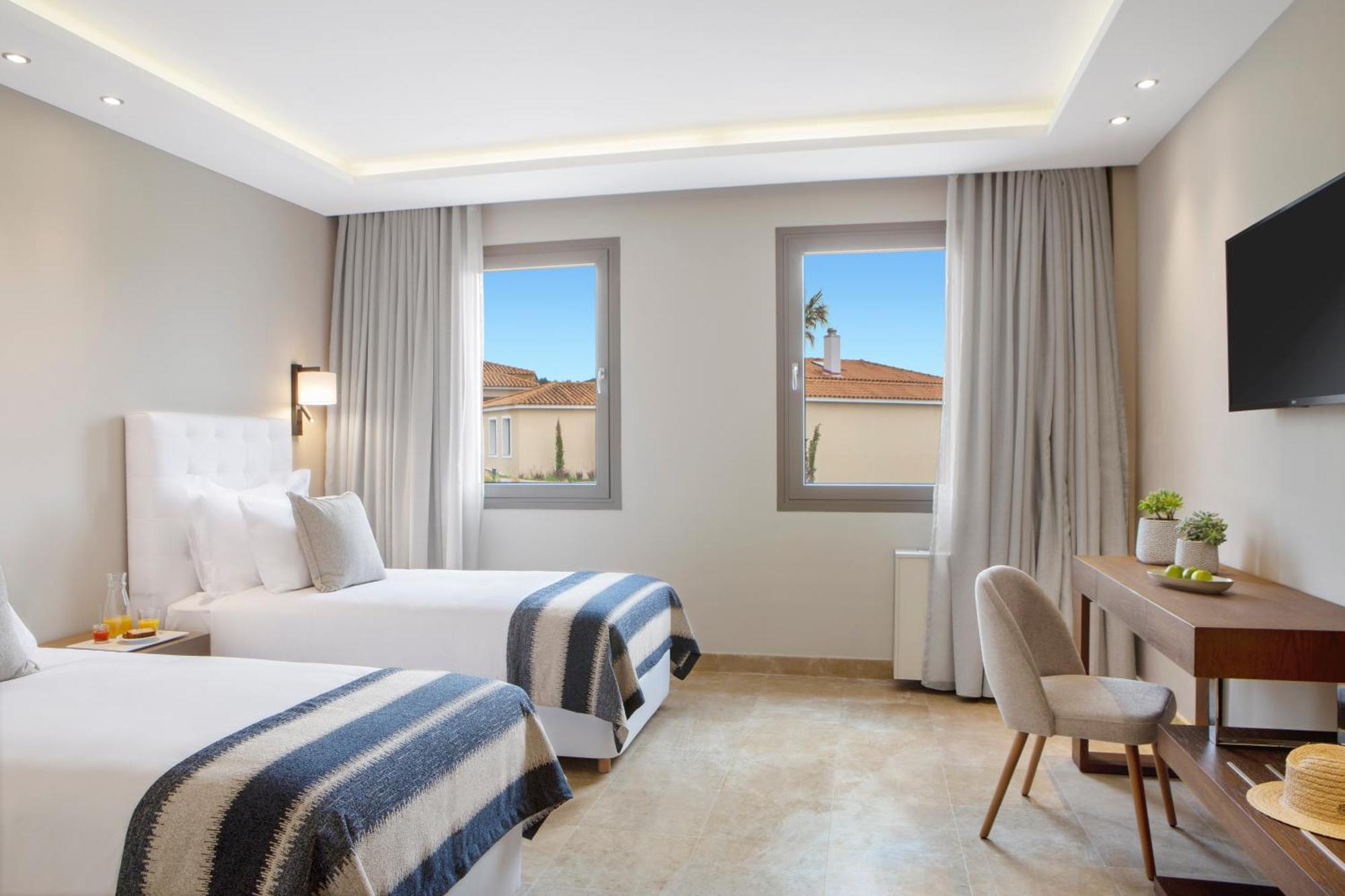 Ajul Luxury Hotel & Spa Resort, A Registry Collection Hotel アギア・パラスカヴィ エクステリア 写真