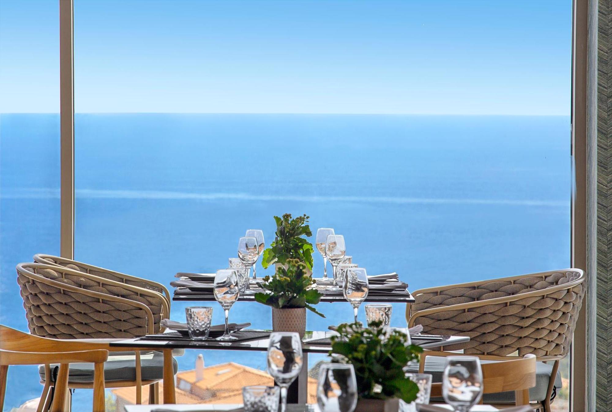 Ajul Luxury Hotel & Spa Resort, A Registry Collection Hotel アギア・パラスカヴィ エクステリア 写真